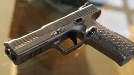 Pistola Semi Auto Revint Ergal pro Calibre .380 - 17 Tiros 5"