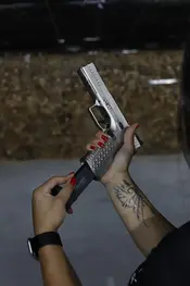Pistola Semi Auto Revint Ergal pro Calibre .380 - 17 Tiros 5"