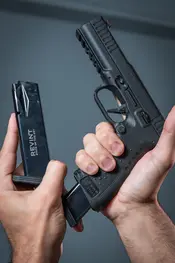 Pistola Semi Auto Revint Strike One Calibre .380 - 17 Tiros 5"